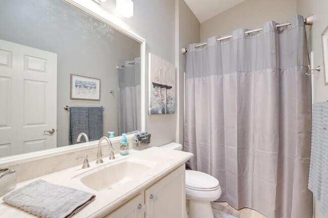 Building Photo - 2242 Braxton St