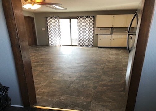 Building Photo - 712 S Osteopathy Ave