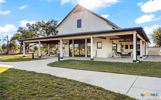 Building Photo - 1212 Loma Rnch