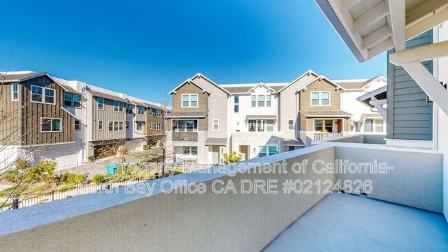 Building Photo - 221 Gambrel Cir