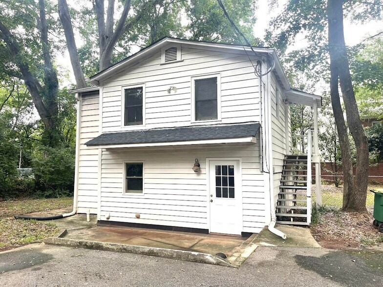 Building Photo - 143 Greenwood Drive