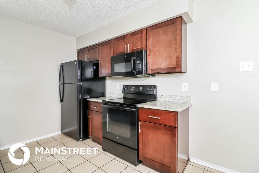 Building Photo - 2942 Mesa View Dr