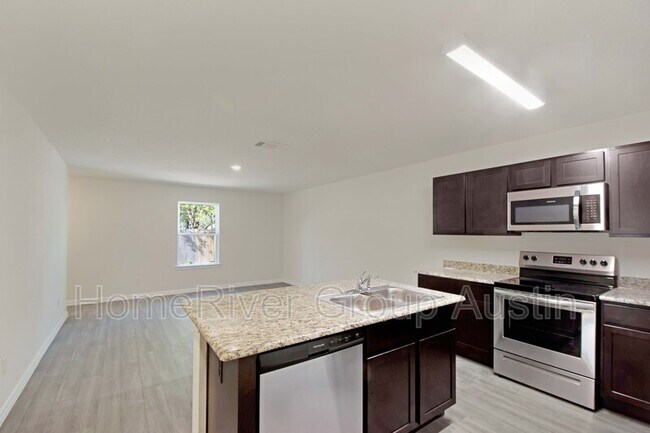 Building Photo - 1605 N 7th St