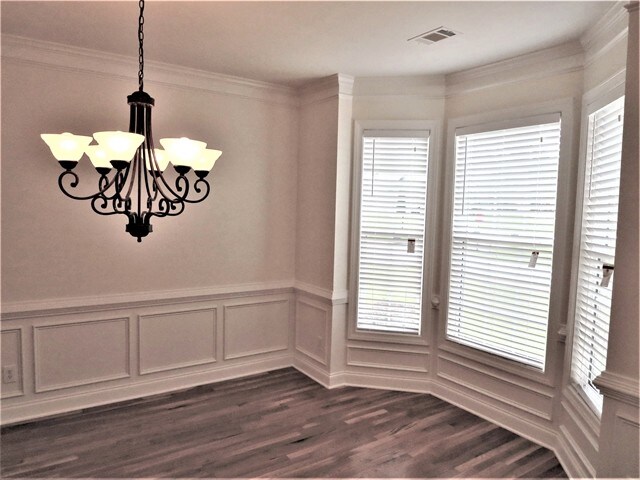Building Photo - 5592 Lair Ln