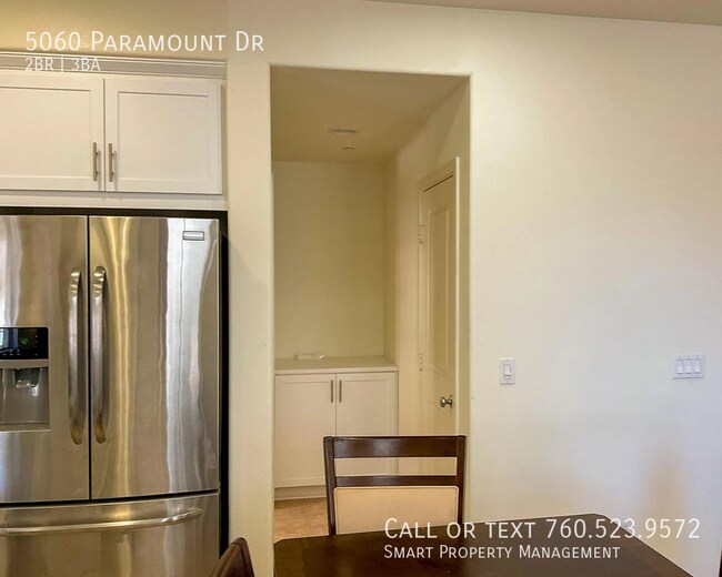 Building Photo - 5060 Paramount Dr