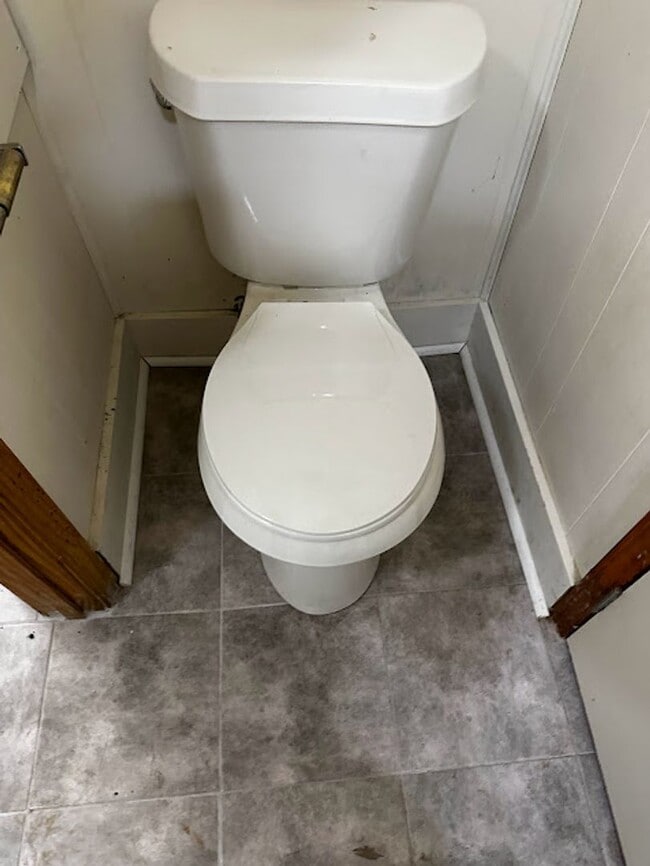 Building Photo - MOVE IN SPECIAL!! FIRST MONTH RENT FREE! CALL US TODAY!