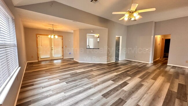 Building Photo - 17316 Valley Crst