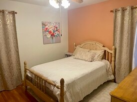 Building Photo - 3110 Lincoln Ave