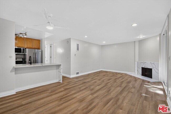 Building Photo - 6305 Green Valley Cir