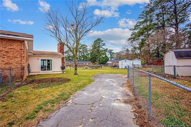 Building Photo - 4700 Friar Ave