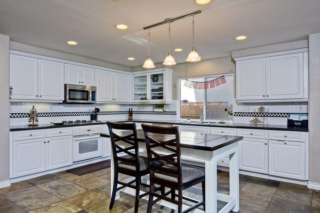 Building Photo - 5216 Topsail Dr