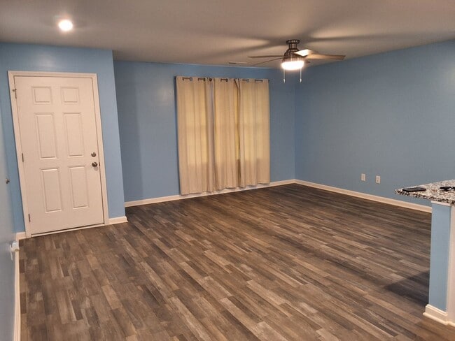 Building Photo - Cozy 3 Bed, 2 Bath House In Vine Grove, KY