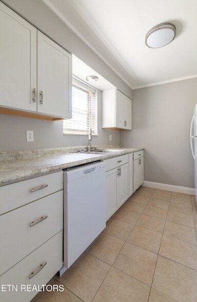 Building Photo - 431 Canberra Dr