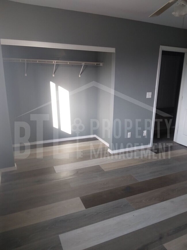 Building Photo - Three Bedroom Duplex