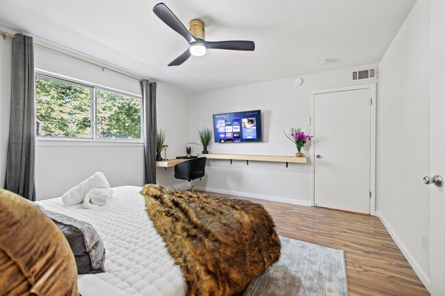 Building Photo - 4368 Cedar Springs Rd