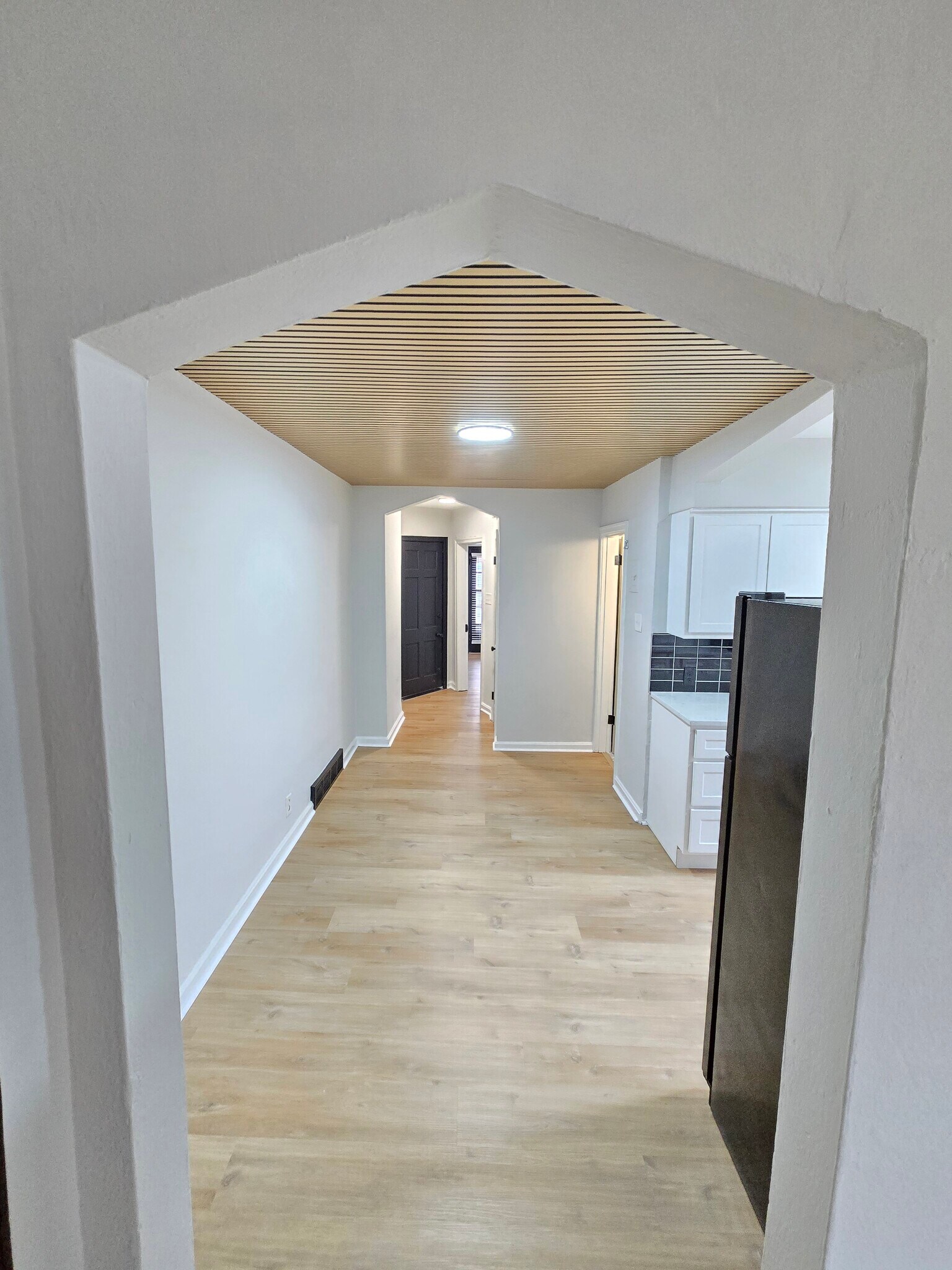 Building Photo - 3406 Lawn Ave