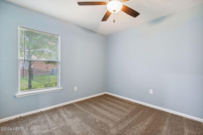 Building Photo - 4619 Pine Lake Dr