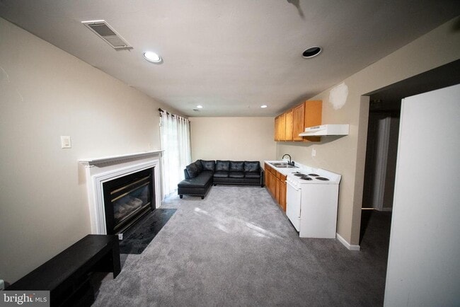 Building Photo - 853 Faraway Ct