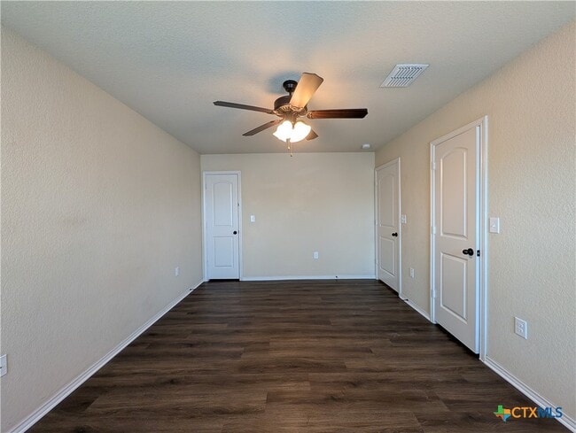 Building Photo - 622 Creekside Cir