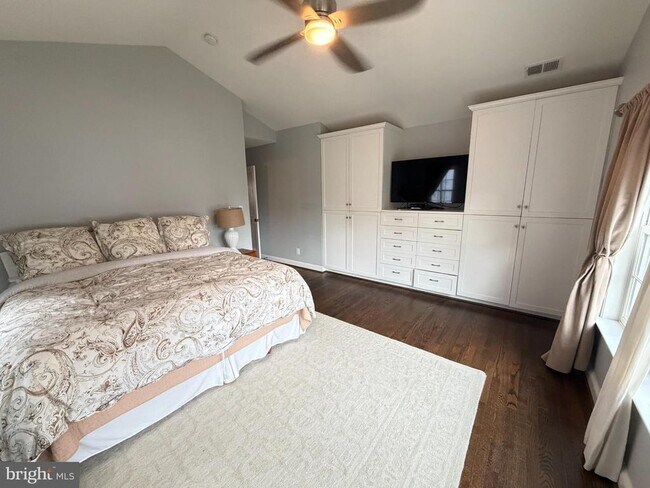 Building Photo - 4318 Lynbrook Dr