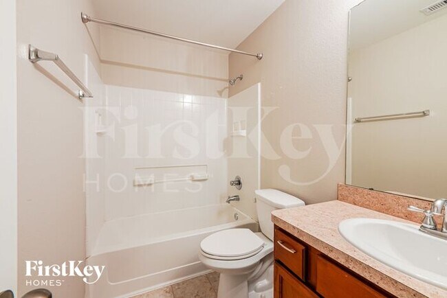 Building Photo - 5212 La Rocco Way