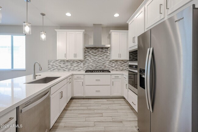 Building Photo - 17333 W Pershing St