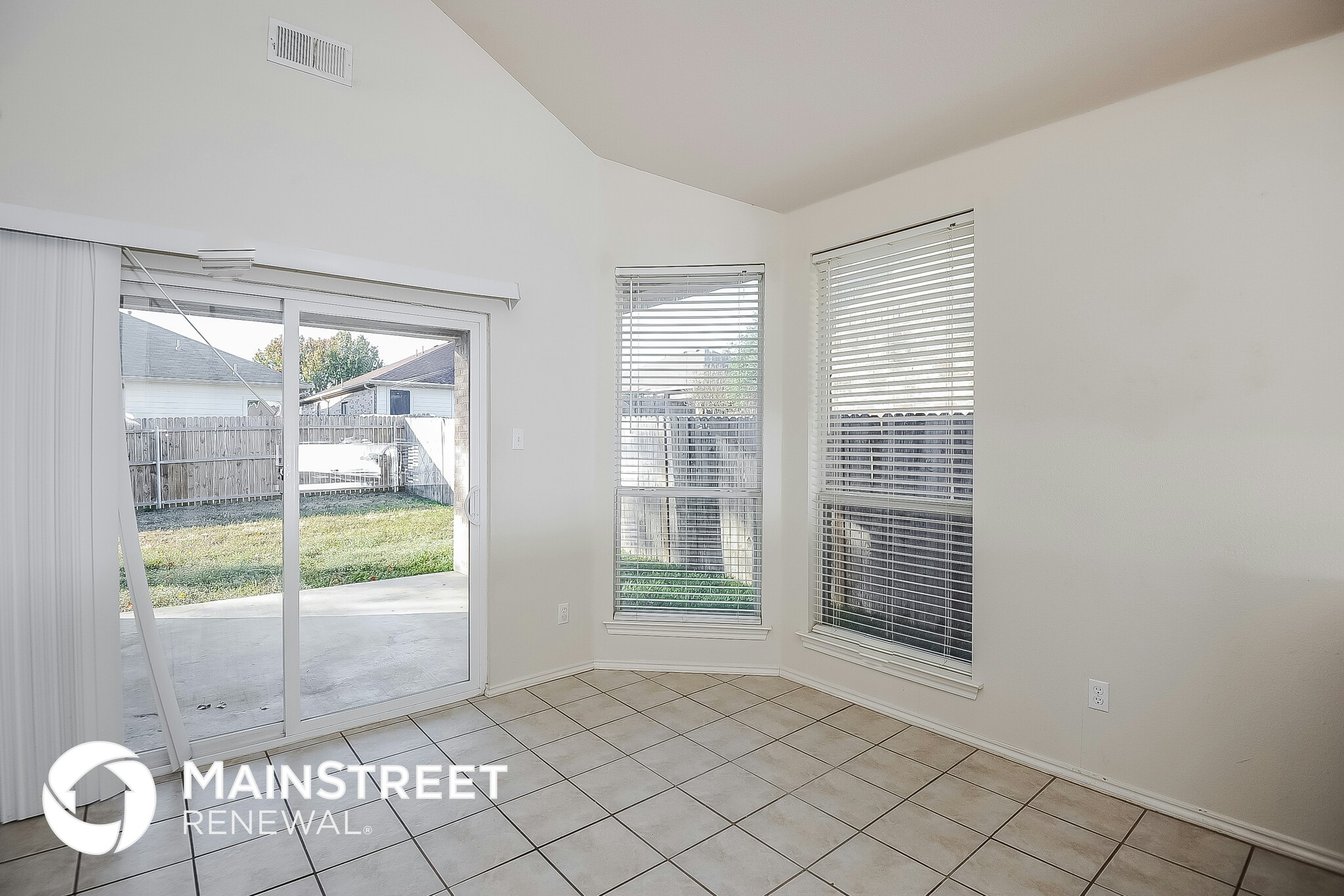 Building Photo - 2728 Bull Shoals Dr