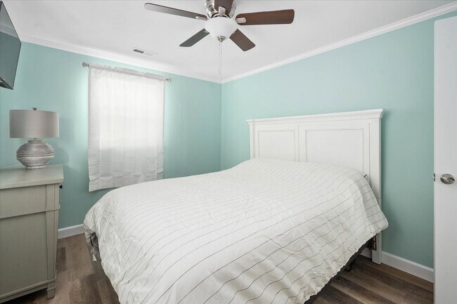 Building Photo - 322 Bayshore Dr