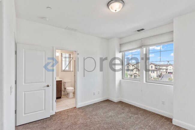 Building Photo - 2954 Worthing Common