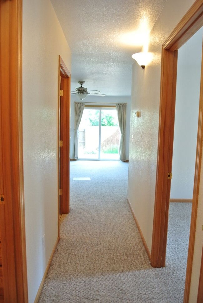 Building Photo - Beautiful 3-Bedroom 2 bath in Philomath!
