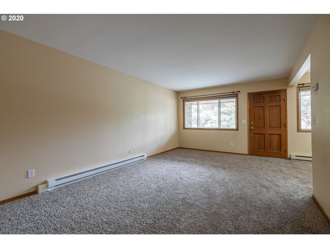 Building Photo - Great Condo in NE Portland - Irvington!