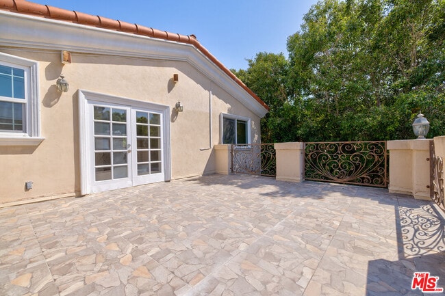 Building Photo - 12219 Darlington Ave