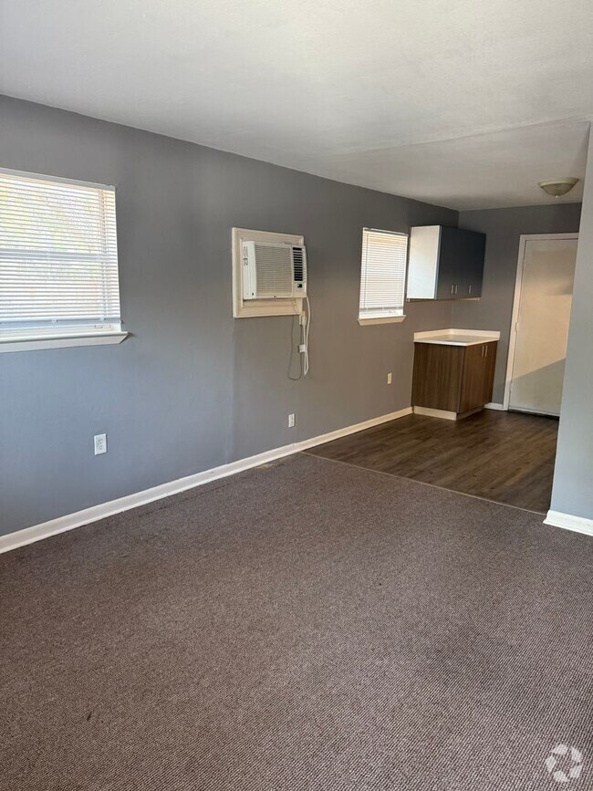 Building Photo - Affordable 2-Bedroom 1-Bath Duplex - Great...