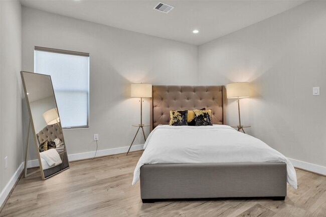 Building Photo - 2209 Padron Pl