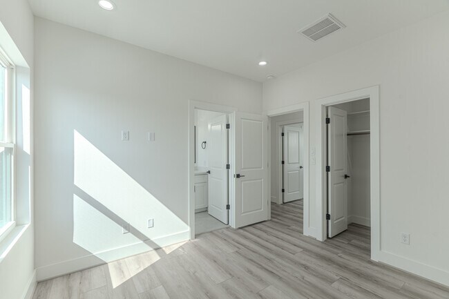 Building Photo - 7735 Hammerly Blvd