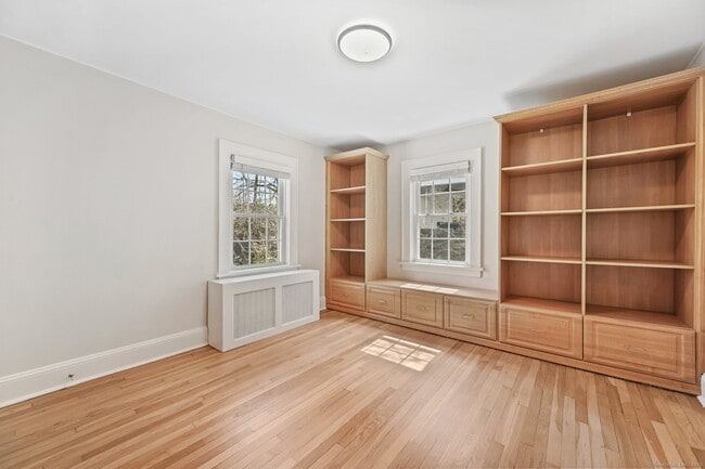 Building Photo - 15 Richmond Dr