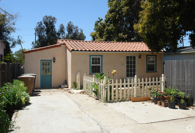 Building Photo - 1706 E Ocean Ave
