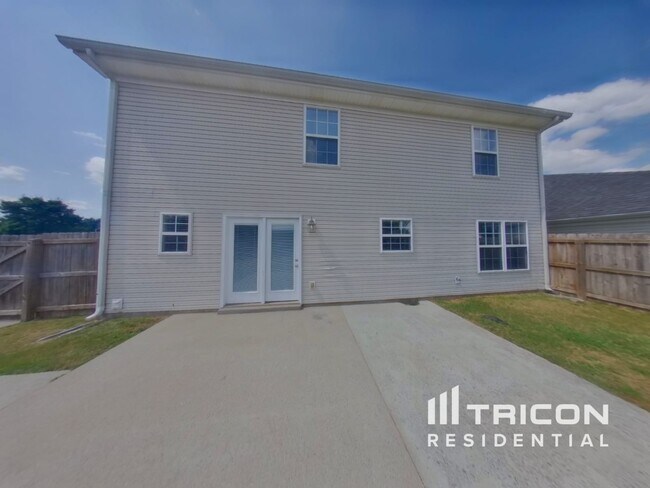 Building Photo - 820 Chickamauga Dr