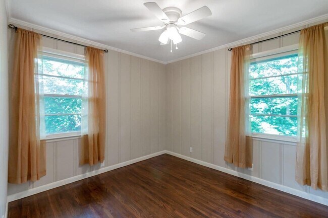 Bed 2 - 4821 Humber Dr
