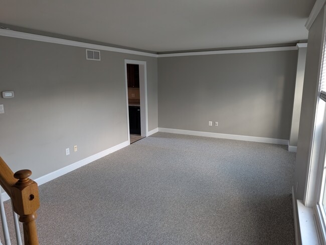 Building Photo - 437 Paxson Ave