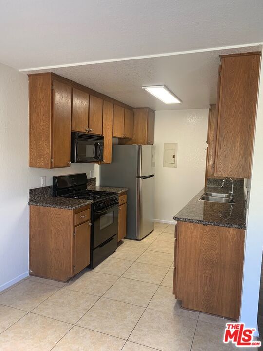 Building Photo - 4353 Coldwater Canyon Ave