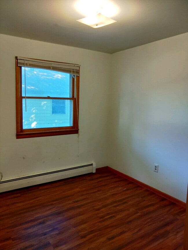 Building Photo - 208 Miami St