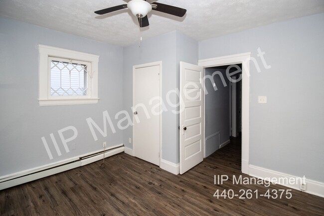 Building Photo - 1609 Lakewood Ave