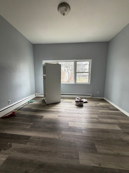 24 Beacon Ave 4 - 22 Beacon Ave