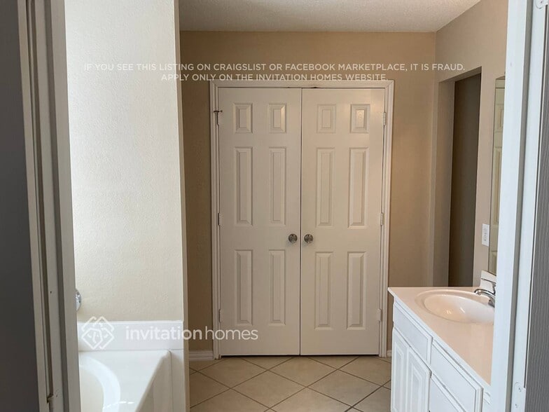 Building Photo - 614 St Eric Dr