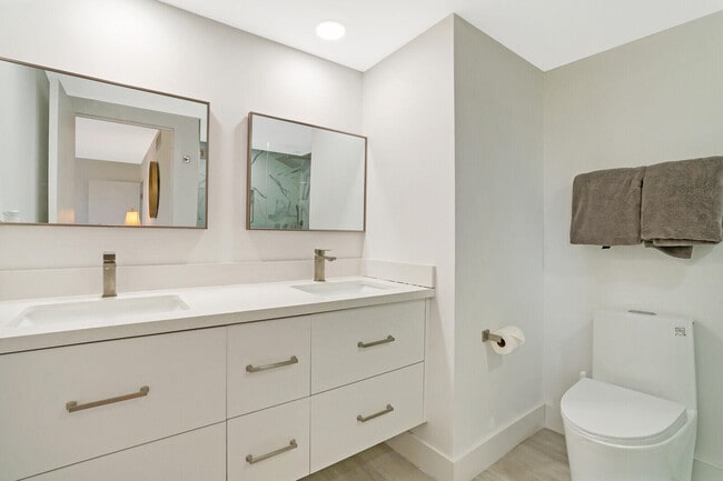 Building Photo - 354 Chilean Ave