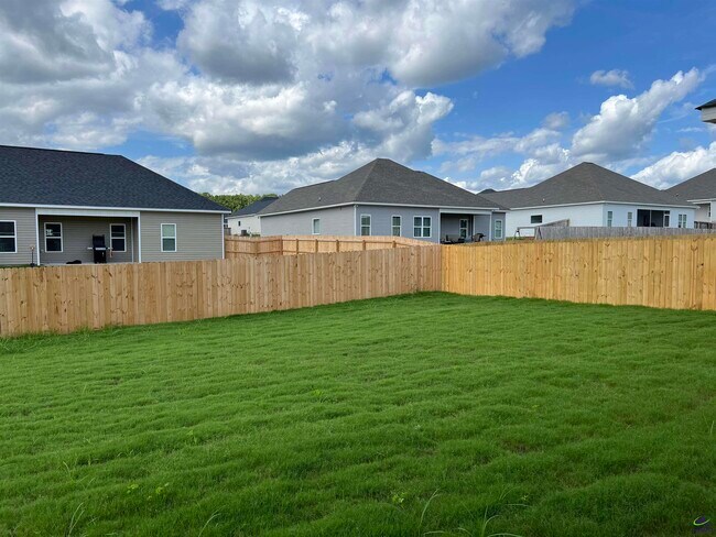 Building Photo - 107 Amargosa Pl