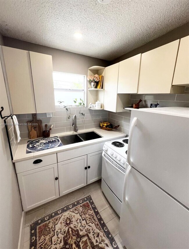 Building Photo - 11241 SW 7th Terrace