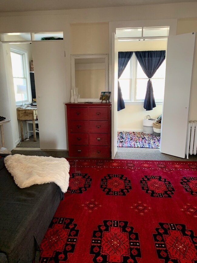 Building Photo - 10 S Eckar St