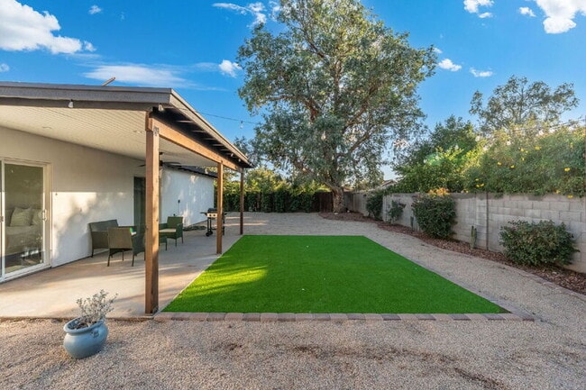 Building Photo - 14410 North 42nd Pl